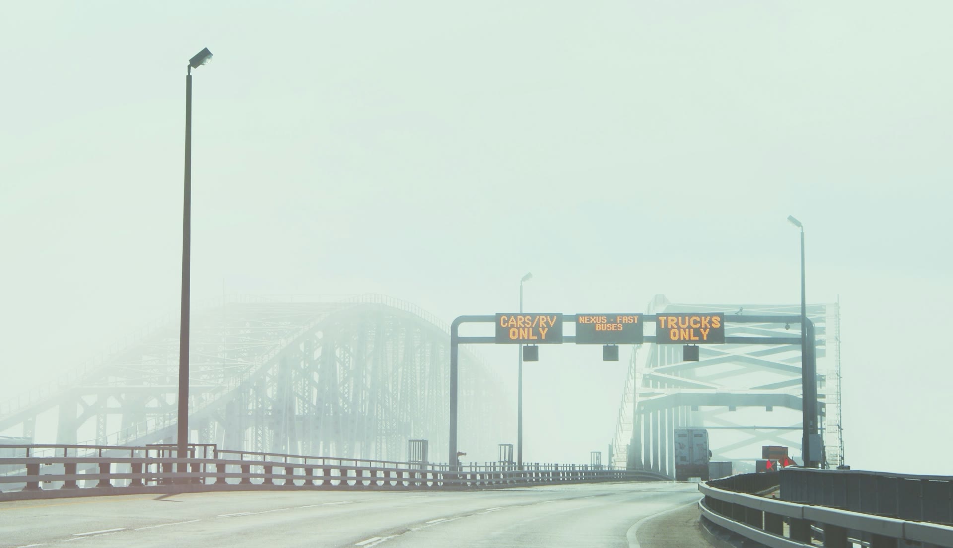 US Canada cross-border freight trucking